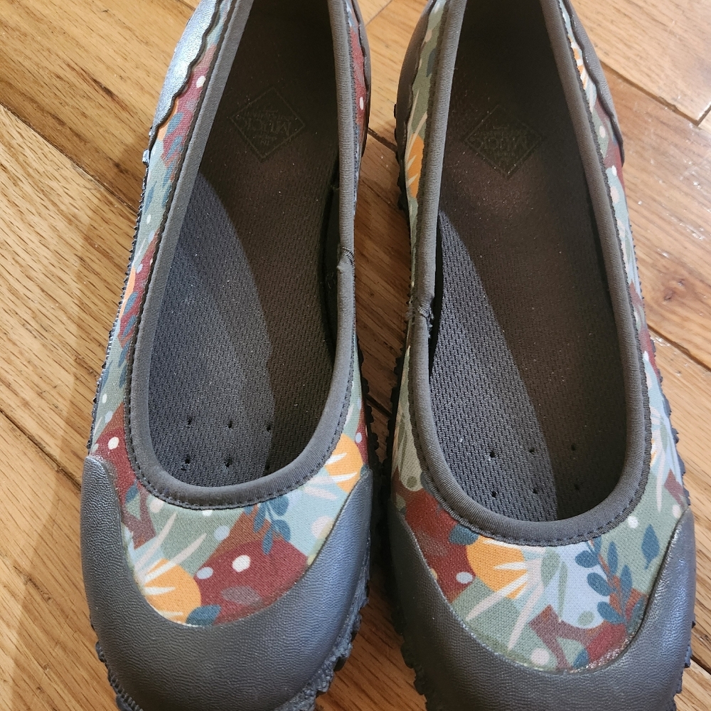 The Original Muck Boot Company Gray Floral Womens Ballets Flats Slipons 5.5